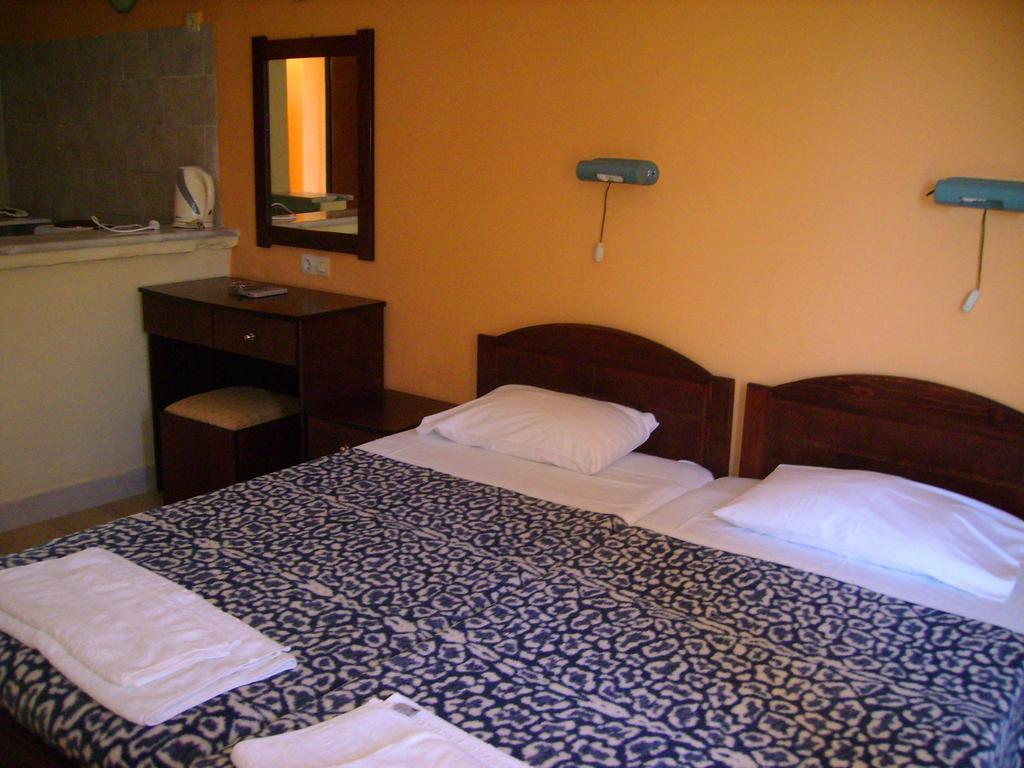 Aggelos Family Hotel Moraitika Eksteriør billede